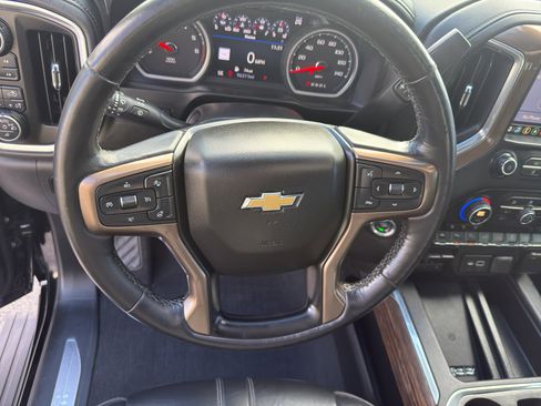 Used 2019 Chevrolet Silverado 1500 High Country w/ Technology Package image 18