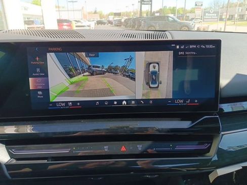 New 2025 BMW 530i xDrive w/ Premium Package image 34