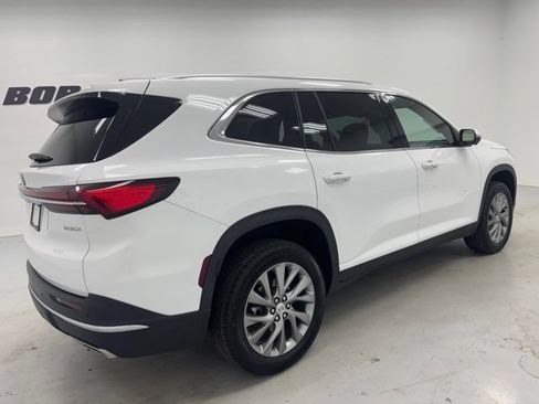 Used 2025 Buick Enclave Preferred FWD image 5