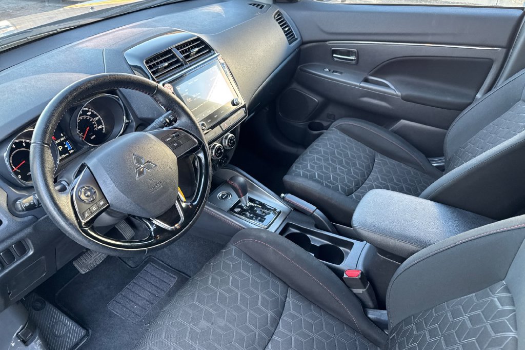 Used 2025 Mitsubishi Outlander Sport ES AWD/4WD image 12