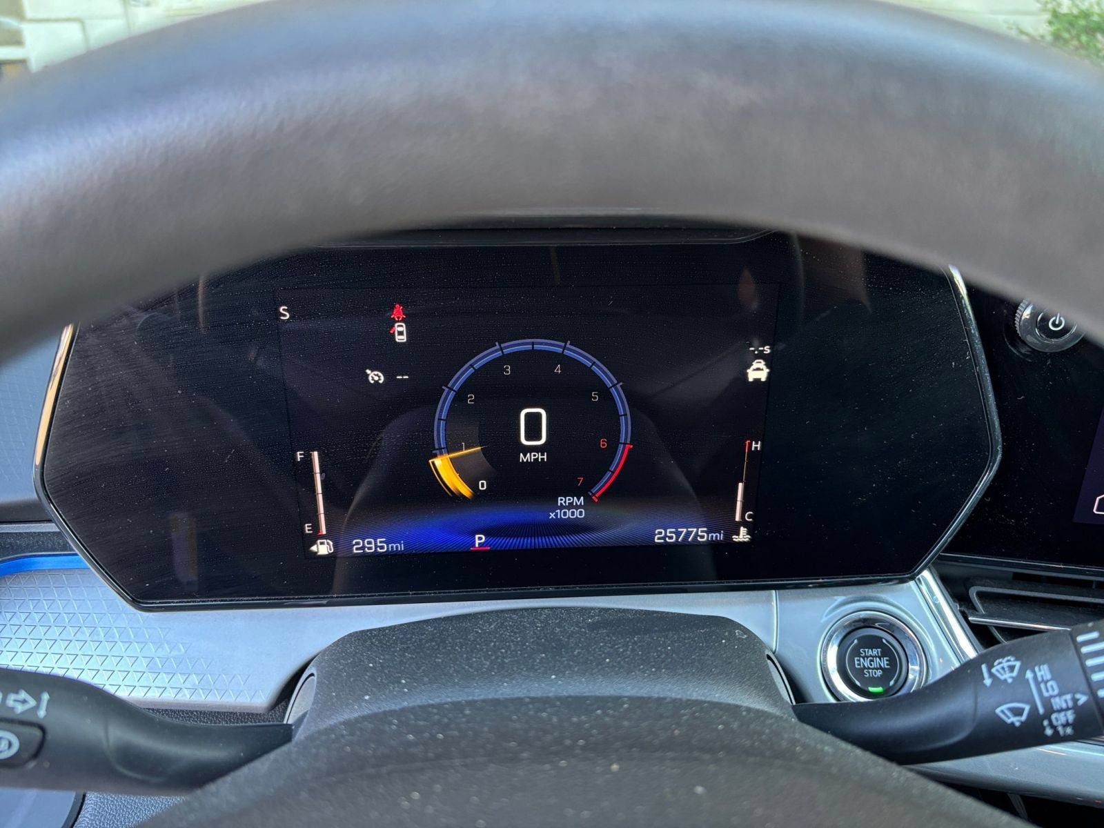 Used 2025 Chevrolet Trax LT FWD image 39
