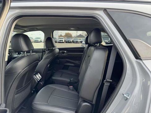 Used 2023 Kia Sorento SX image 10