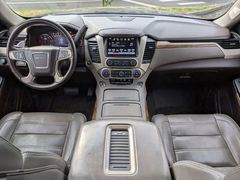 Used 2016 GMC Yukon XL Denali w/ Open Road Package AWD/4WD image 18
