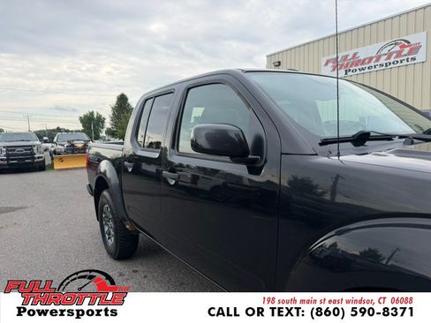 Used 2018 Nissan Frontier PRO-4X AWD/4WD image 2