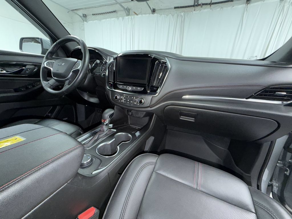 Used 2023 Chevrolet Traverse RS AWD/4WD image 19