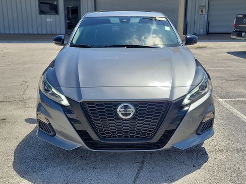 Certified 2021 Nissan Altima 2.5 SR w/ SR Premium Package FWD image 2