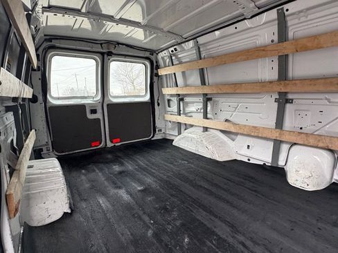 Used 2014 Ford E-250 and Econoline 250 w/ Power Group image 14