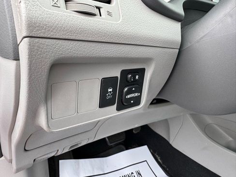 Used 2010 Toyota Corolla LE image 11