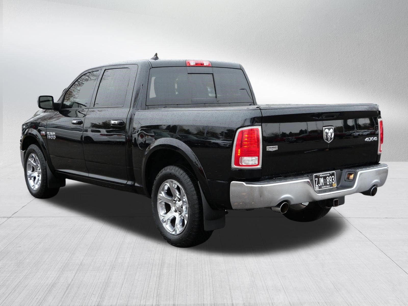 Used 2015 RAM 1500 Laramie w/ Convenience Group AWD/4WD image 5