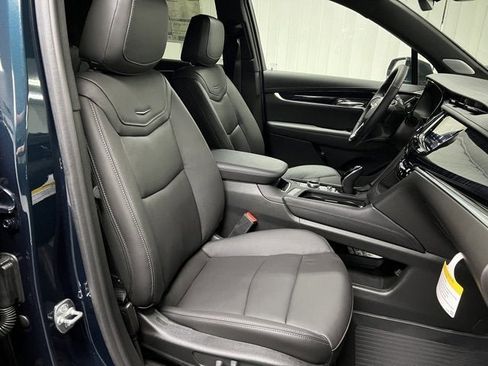New 2025 Cadillac XT6 Premium Luxury w/ LPO, Floor Liner Package image 17