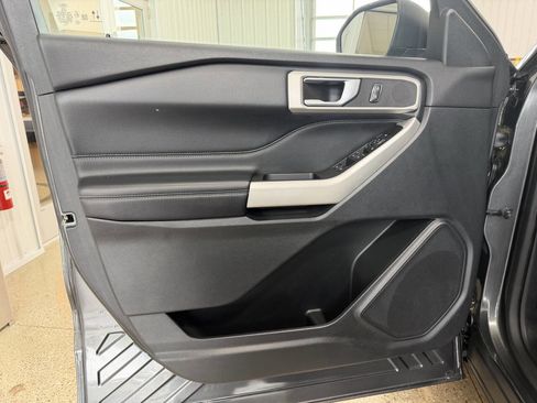 Used 2020 Ford Explorer XLT w/ Equipment Group 202A AWD/4WD image 24