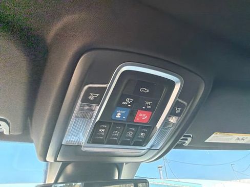 Used 2020 RAM 1500 Limited w/ Black Appearance Package AWD/4WD image 31