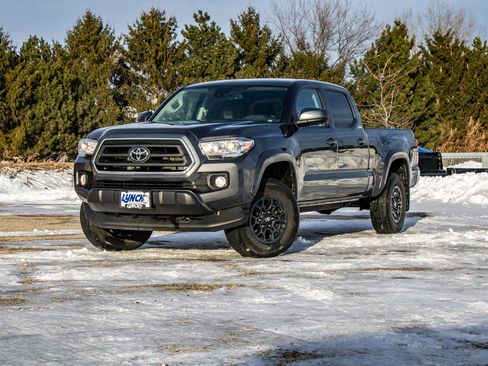 Used 2021 Toyota Tacoma SR5 image 40