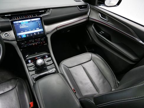 Certified 2024 Jeep Grand Cherokee L Overland w/ Trailer Tow Package image 21