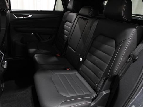 Certified 2025 Volkswagen Atlas Cross Sport SEL R-Line image 19