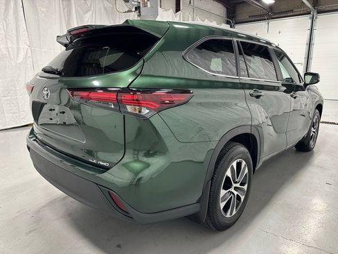 Used 2025 Toyota Highlander XLE image 7