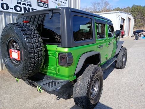 Used 2018 Jeep Wrangler Unlimited Sport S image 3