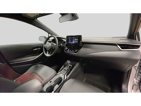 Used 2025 Toyota Corolla SE image 16