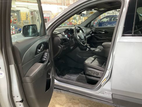 Used 2023 Chevrolet Traverse RS AWD/4WD image 29