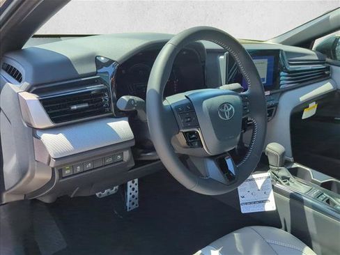 Used 2026 Toyota Camry SE FWD image 13