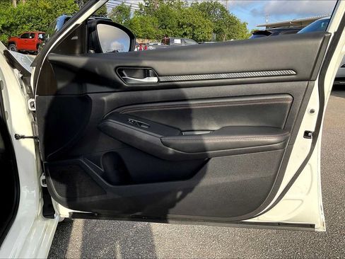 Used 2020 Nissan Altima 2.5 SR FWD image 22