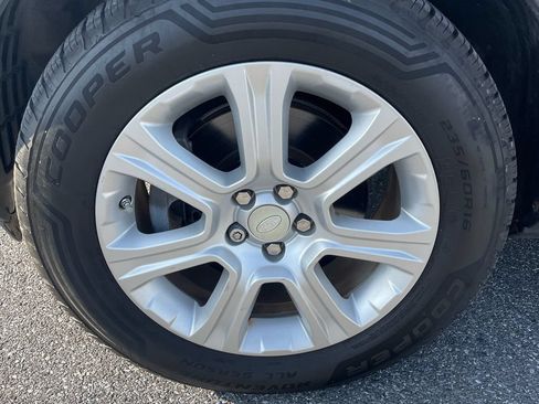 Used 2018 Land Rover Range Rover Evoque SE Premium AWD/4WD image 11