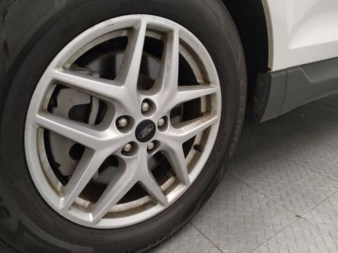 Used 2023 Ford Edge SEL image 31