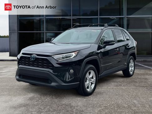 Used 2019 Toyota RAV4 XLE AWD/4WD image 9