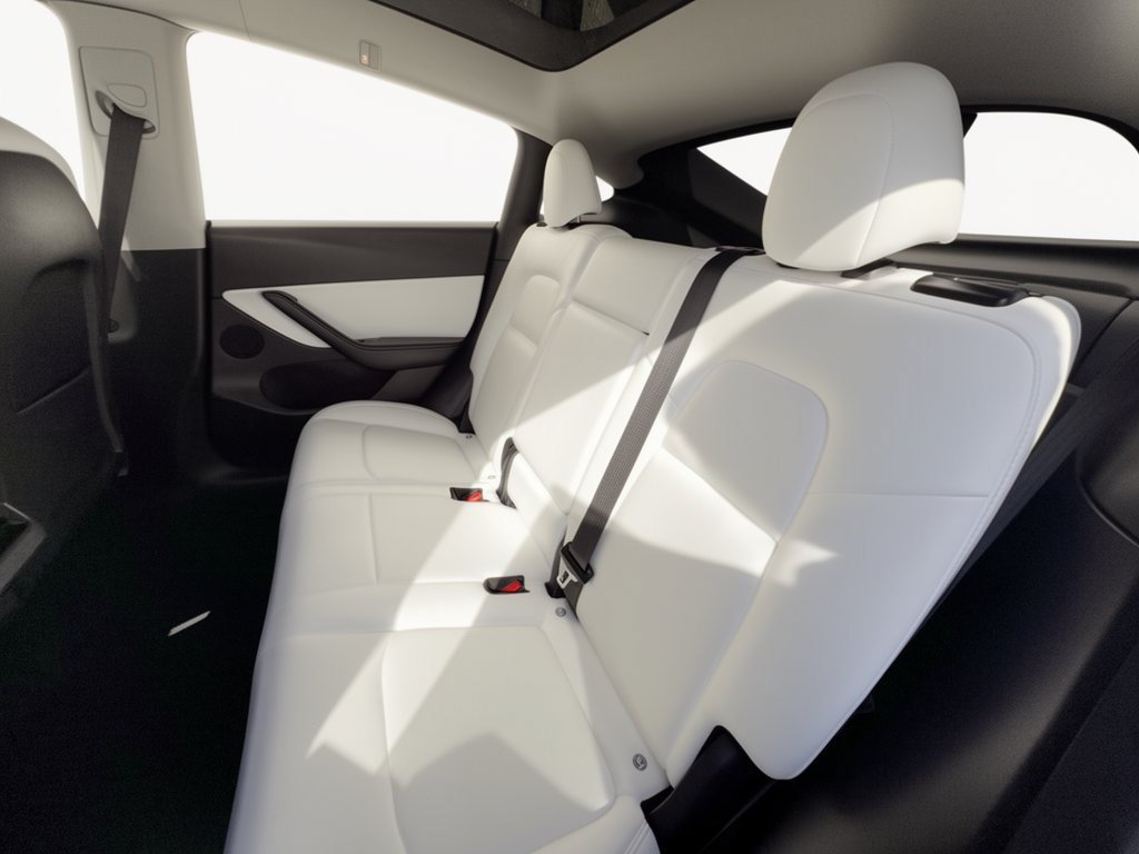 Used 2022 Tesla Model Y Long Range AWD/4WD image 25