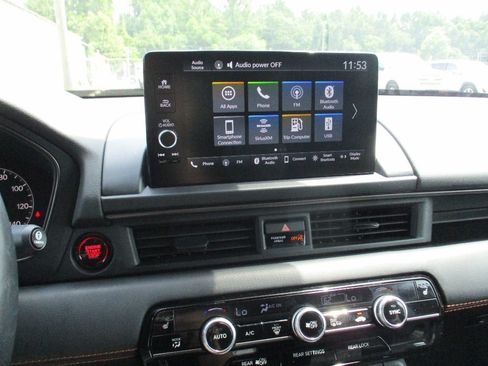 Used 2025 Honda Pilot TrailSport image 18