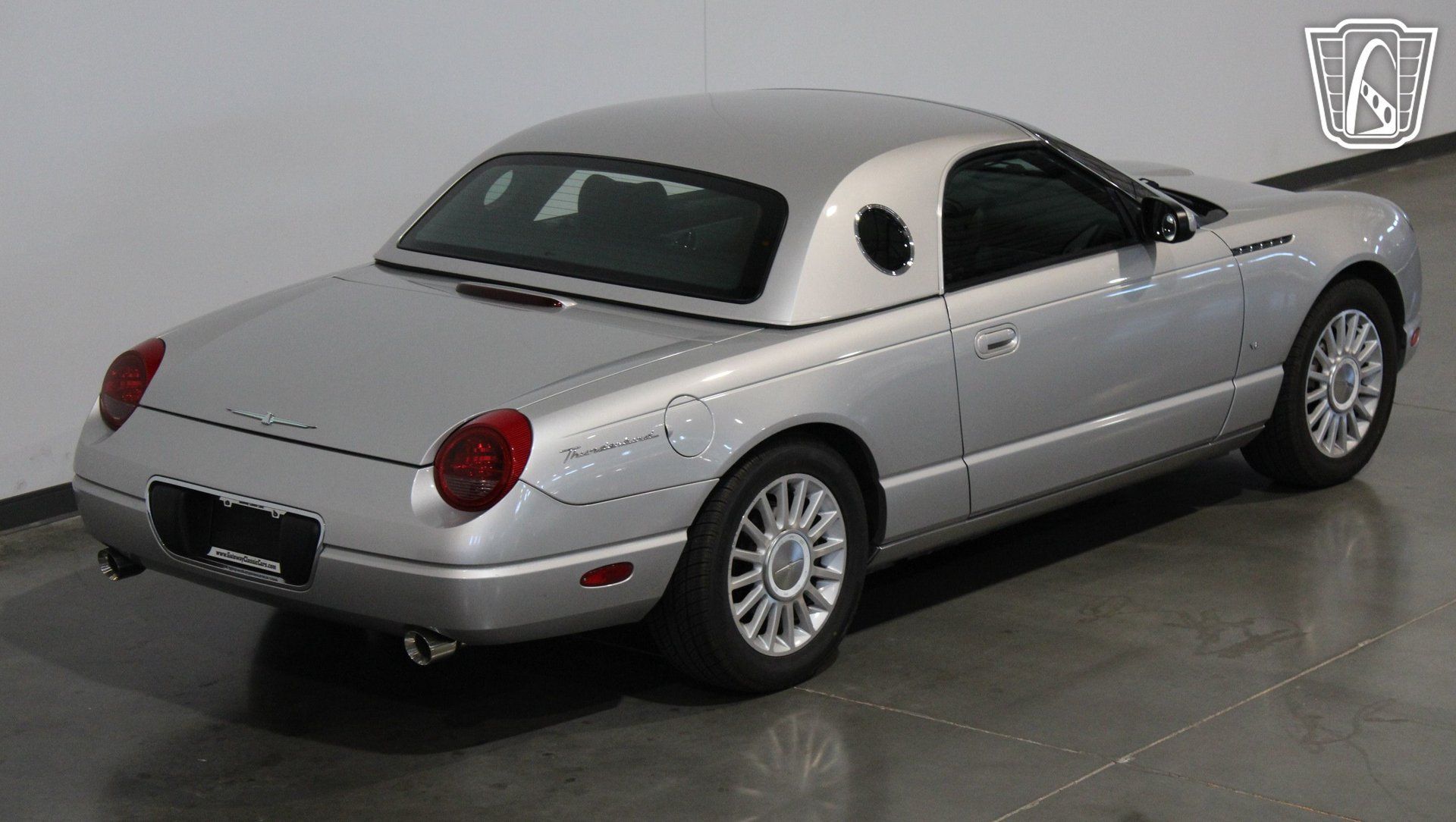 Used 2004 Ford Thunderbird RWD image 8