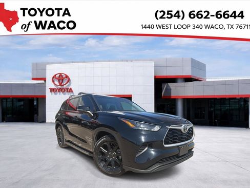 Used 2022 Toyota Highlander L image 1