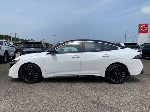 Used 2026 Nissan Sentra SR w/ Floor Mat Package FWD image 6