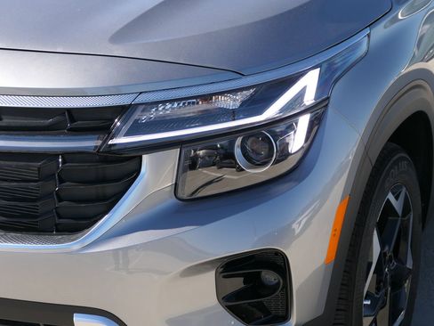 New 2026 Kia Seltos EX image 8