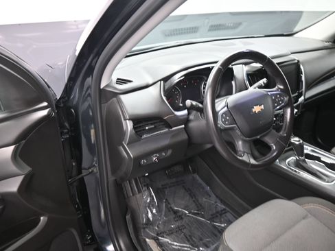 Used 2019 Chevrolet Traverse LT FWD image 12