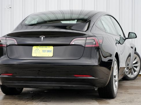Used 2023 Tesla Model 3 Standard Range image 5