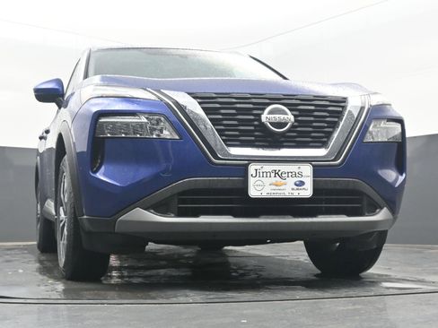 Used 2021 Nissan Rogue SV w/ Premium Package image 17