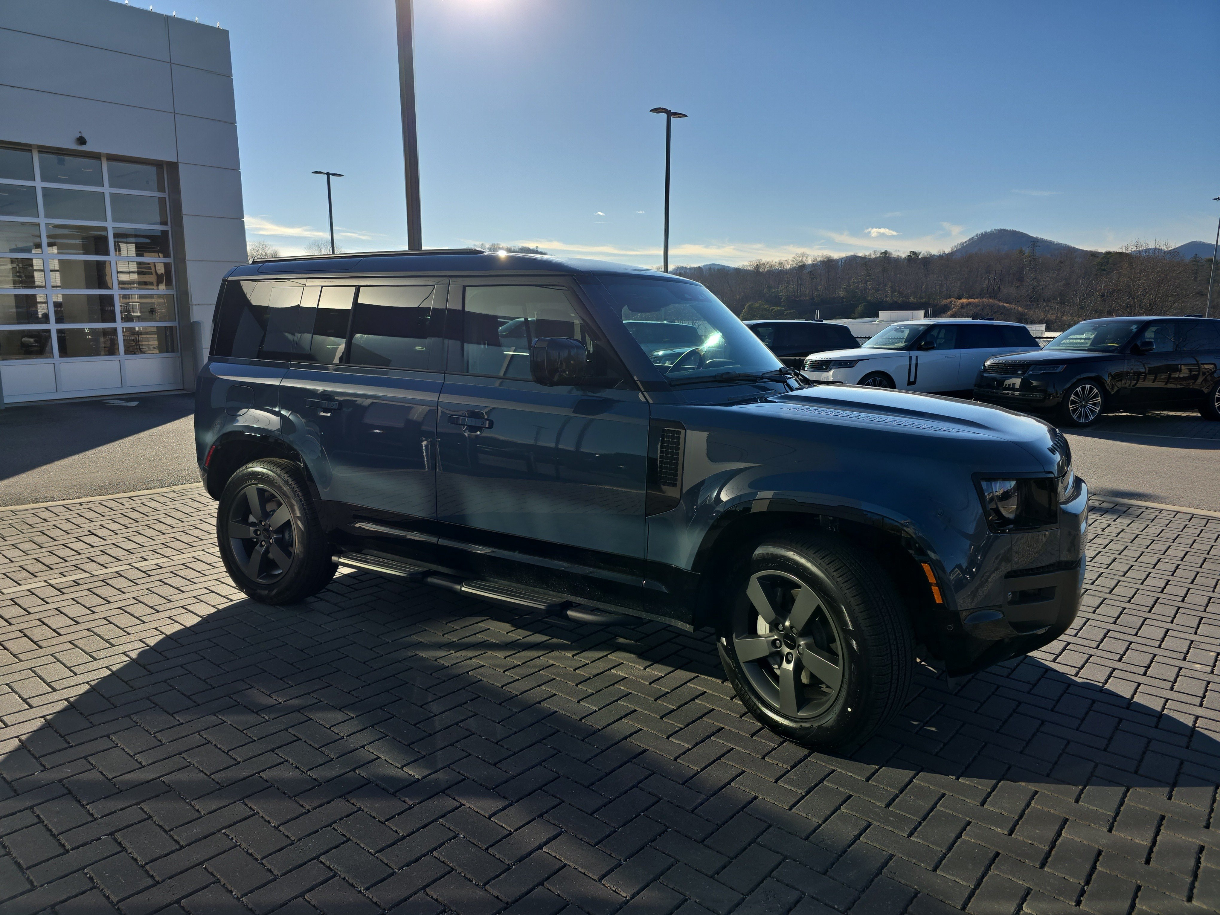 Certified 2026 Land Rover Defender 110 X-Dynamic SE AWD/4WD image 4