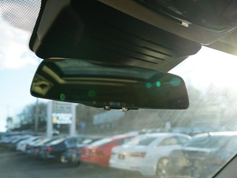 Used 2025 BMW X7 xDrive40i w/ Executive Package image 32