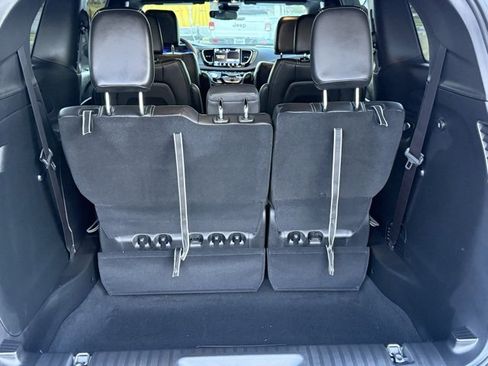 New 2026 Chrysler Pacifica Select w/ S Appearance Package image 25