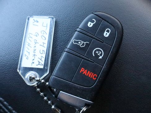 Used 2021 Jeep Grand Cherokee Laredo X image 32