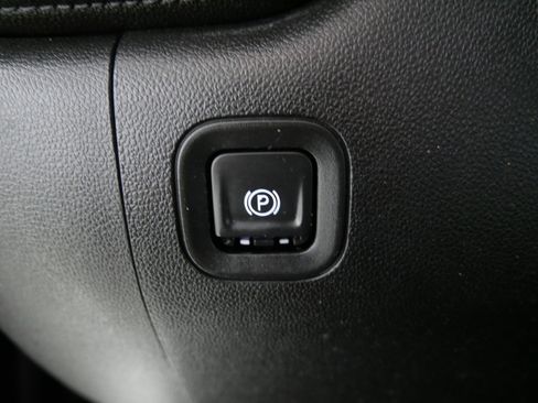 Used 2020 Chevrolet Silverado 1500 LT Trail Boss image 32