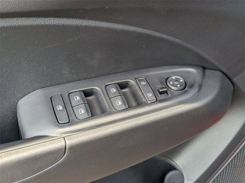 New 2025 Hyundai Venue SEL image 17