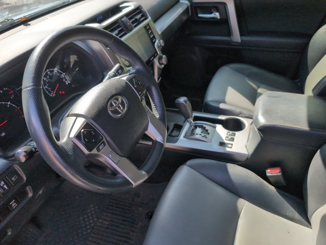 Used 2020 Toyota 4Runner SR5 Premium w/ Moonroof Package RWD image 9
