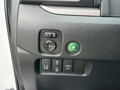 Used 2024 Honda Ridgeline Sport image 10