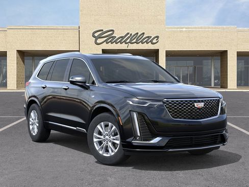 New 2025 Cadillac XT6 Luxury image 7