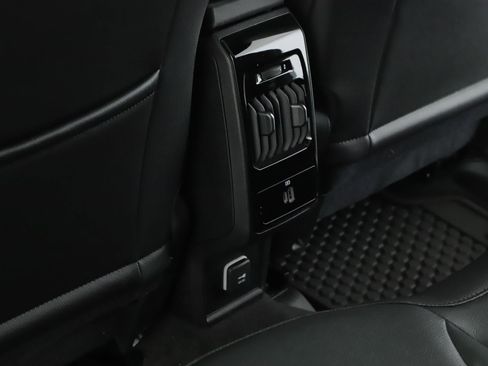 Used 2024 Jeep Compass Latitude w/ Sun and Sound Group image 6