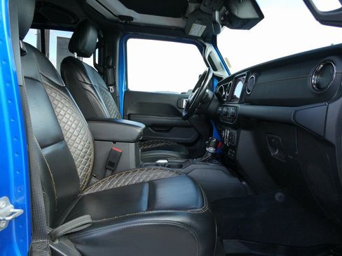 Used 2022 Jeep Gladiator Overland image 13
