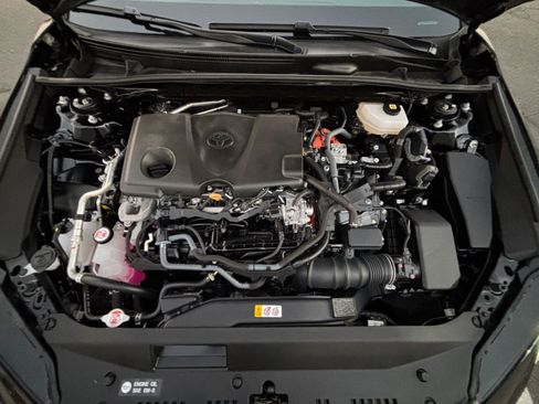 Used 2025 Toyota Camry LE image 31