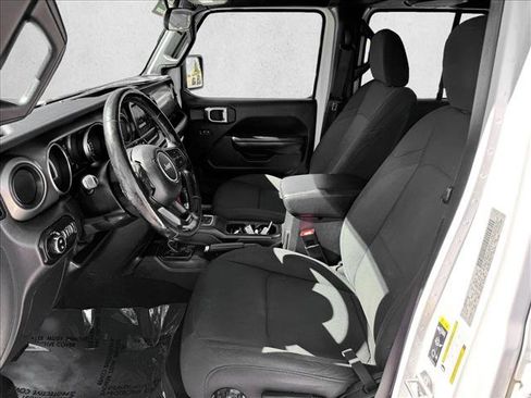 Used 2020 Jeep Gladiator Sport w/ Quick Order Package 24S AWD/4WD image 10